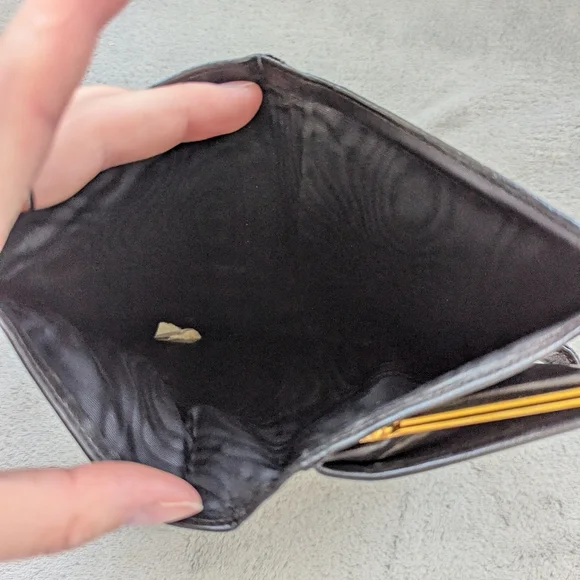 Vintage Chanel Black Leather Wallet - Picture 13 of 17